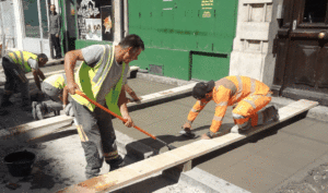 Construction workers object detection with bounding boxes